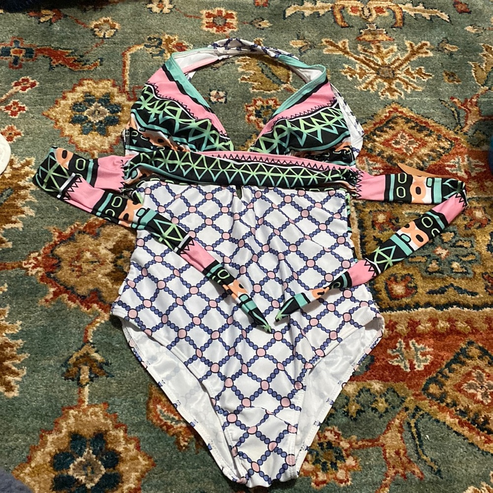 Cute Woman Full Piece